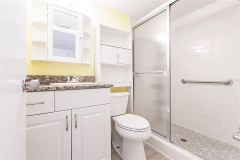 Condo in Bradenton, Florida, 2 bedrooms  № 1805921 - photo 16