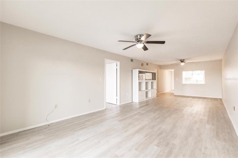 Condo in Bradenton, Florida, 2 bedrooms  № 1805921 - photo 5
