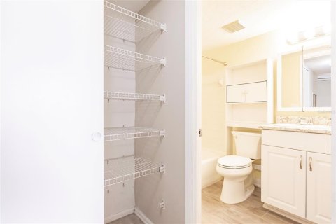 Condo in Bradenton, Florida, 2 bedrooms  № 1805921 - photo 26
