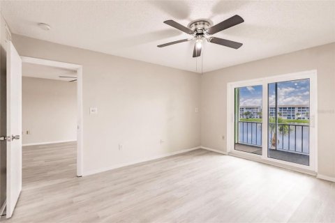Condo in Bradenton, Florida, 2 bedrooms  № 1805921 - photo 13