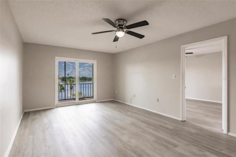 Condo in Bradenton, Florida, 2 bedrooms  № 1805921 - photo 4