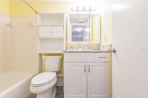 Condo in Bradenton, Florida, 2 bedrooms  № 1805921 - photo 25