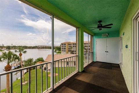 Condo in Bradenton, Florida, 2 bedrooms  № 1805921 - photo 30