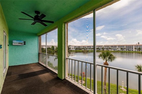 Condo in Bradenton, Florida, 2 bedrooms  № 1805921 - photo 28