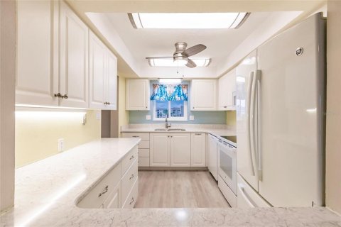Condo in Bradenton, Florida, 2 bedrooms  № 1805921 - photo 8