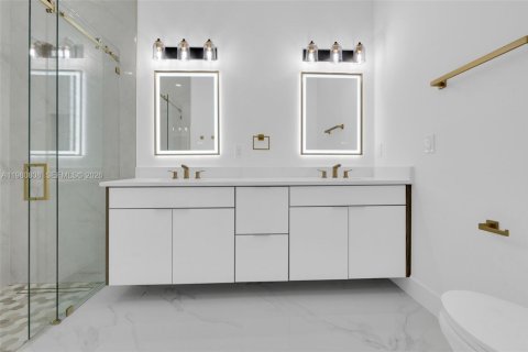 House in Lehigh Acres, Florida 3 bedrooms, 140.56 sq.m. № 2044308 - photo 22