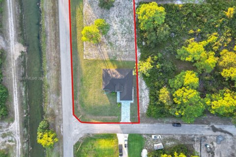 House in Lehigh Acres, Florida 3 bedrooms, 140.56 sq.m. № 2044308 - photo 30