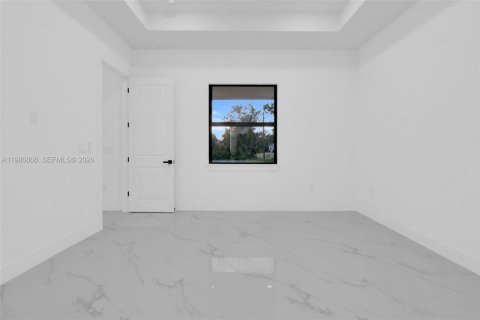 House in Lehigh Acres, Florida 3 bedrooms, 140.56 sq.m. № 2044308 - photo 20