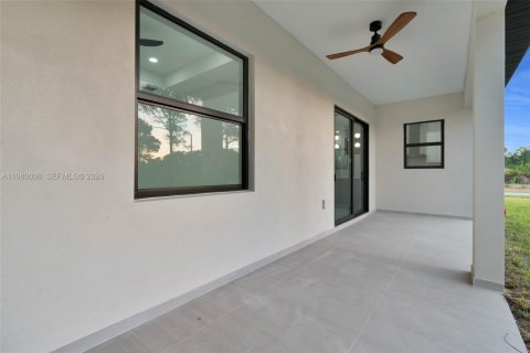 House in Lehigh Acres, Florida 3 bedrooms, 140.56 sq.m. № 2044308 - photo 28