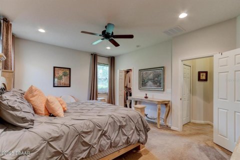 House in Daytona Beach, Florida 4 bedrooms, 184.23 sq.m. № 2094350 - photo 16