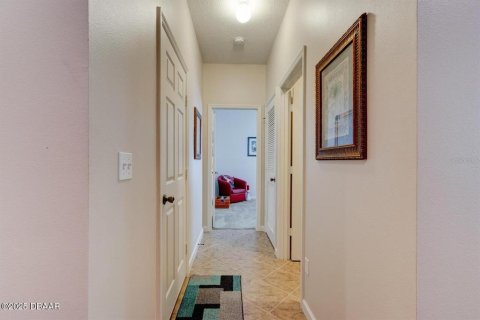 House in Daytona Beach, Florida 4 bedrooms, 184.23 sq.m. № 2094350 - photo 15