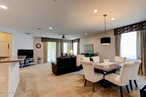 House in Daytona Beach, Florida 4 bedrooms, 184.23 sq.m. № 2094350 - photo 8