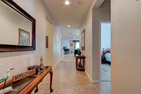 House in Daytona Beach, Florida 4 bedrooms, 184.23 sq.m. № 2094350 - photo 7