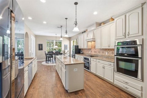 Casa en venta en Wesley Chapel, Florida, 6 dormitorios, 396.32 m2 № 2200921 - foto 10
