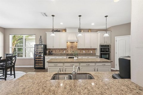 Casa en venta en Wesley Chapel, Florida, 6 dormitorios, 396.32 m2 № 2200921 - foto 13