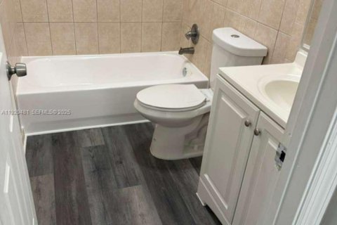 Adosado en venta en Plantation, Florida, 2 dormitorios, 87.14 m2 № 1987669 - foto 14