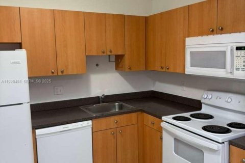 Adosado en venta en Plantation, Florida, 2 dormitorios, 87.14 m2 № 1987669 - foto 2