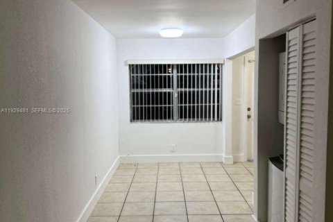 Adosado en venta en Plantation, Florida, 2 dormitorios, 87.14 m2 № 1987669 - foto 5