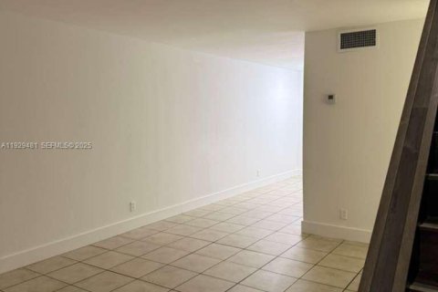 Adosado en venta en Plantation, Florida, 2 dormitorios, 87.14 m2 № 1987669 - foto 4