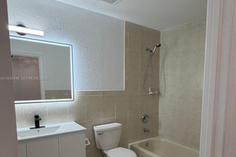 Снять в аренду виллу или дом в Майами, Флорида 5 спален, 242.1м2, № 1993674 - фото 14