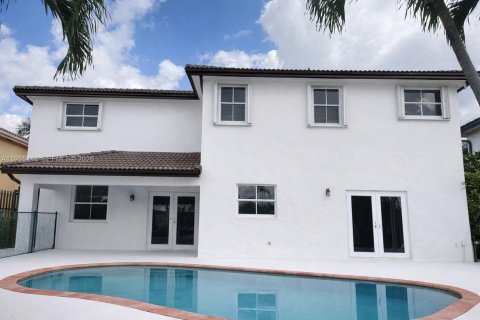 Снять в аренду виллу или дом в Майами, Флорида 5 спален, 242.1м2, № 1993674 - фото 22