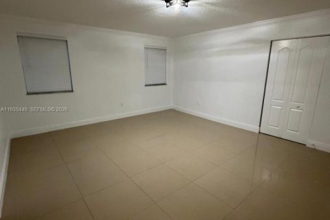 Снять в аренду виллу или дом в Майами, Флорида 5 спален, 242.1м2, № 1993674 - фото 19