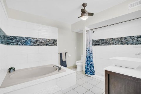 House in Clearwater, Florida 3 bedrooms, 169.92 sq.m. № 2229784 - photo 6
