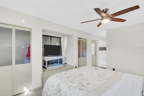 House in Clearwater, Florida 3 bedrooms, 169.92 sq.m. № 2229784 - photo 9