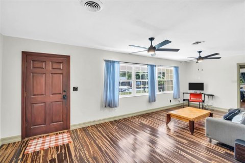 House in Clearwater, Florida 3 bedrooms, 169.92 sq.m. № 2229784 - photo 22
