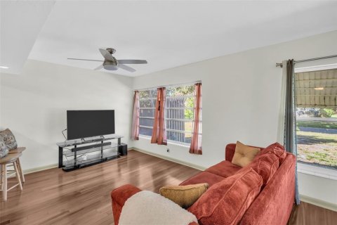 House in Clearwater, Florida 3 bedrooms, 169.92 sq.m. № 2229784 - photo 26