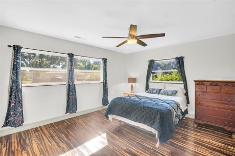 House in Clearwater, Florida 3 bedrooms, 169.92 sq.m. № 2229784 - photo 14