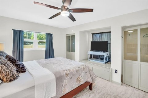 House in Clearwater, Florida 3 bedrooms, 169.92 sq.m. № 2229784 - photo 10