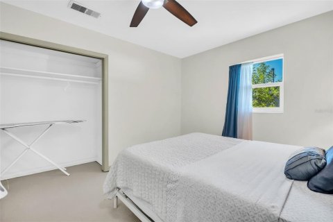 House in Clearwater, Florida 3 bedrooms, 169.92 sq.m. № 2229784 - photo 19