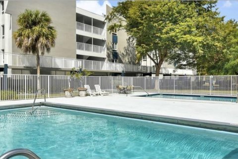 Casa en alquiler en Cutler Bay, Florida, 1 dormitorio, 40372.35 m2 № 1963899 - foto 10