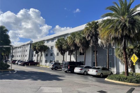 Casa en alquiler en Cutler Bay, Florida, 1 dormitorio, 40372.35 m2 № 1963899 - foto 19