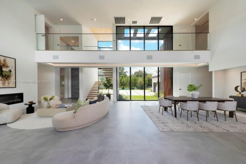 Casa en venta en Pinecrest, Florida, 8 dormitorios, 785.49 m2 № 1932798 - foto 11
