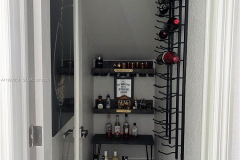 Снять в аренду виллу или дом в Майами, Флорида 4 спальни, 213.02м2, № 1986182 - фото 2