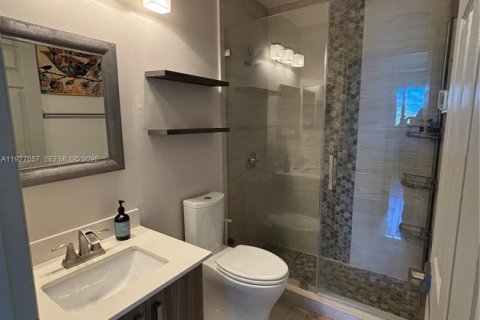 Снять в аренду виллу или дом в Майами, Флорида 4 спальни, 213.02м2, № 1986182 - фото 16