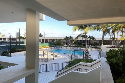 Condominio en alquiler en Miami, Florida, 1 dormitorio, 93.37 m2 № 2062781 - foto 2