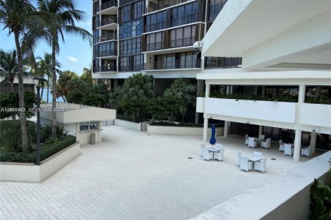 Condominio en alquiler en Miami, Florida, 1 dormitorio, 93.37 m2 № 2062781 - foto 7