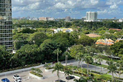 Condominio en alquiler en Miami, Florida, 1 dormitorio, 93.37 m2 № 2062781 - foto 5