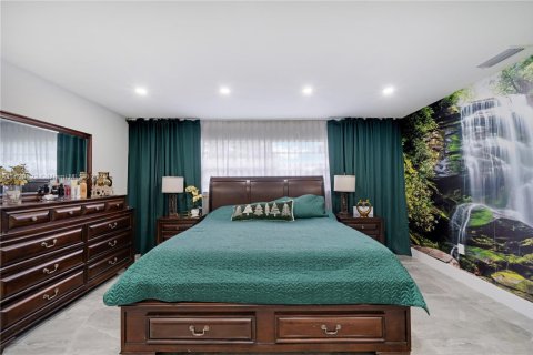House in Miami, Florida 5 bedrooms, 292.08 sq.m. № 1864715 - photo 21