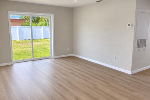 Villa ou maison à vendre à Orlando, Floride: 4 chambres, 126.44 m2 № 2418658 - photo 3