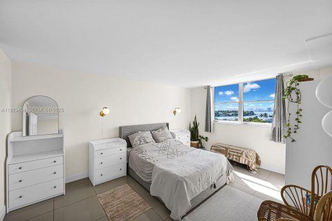 Copropriété à vendre à Miami Beach, Floride: 1 chambre, 74.32 m2 № 1982568 - photo 13