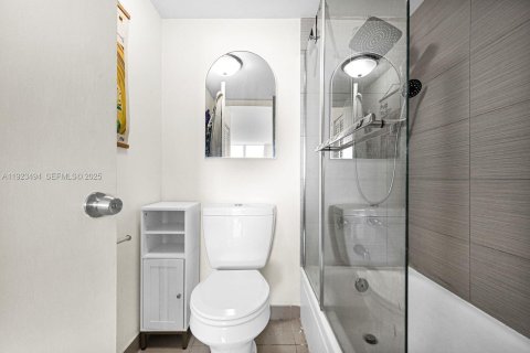 Copropriété à vendre à Miami Beach, Floride: 1 chambre, 74.32 m2 № 1982568 - photo 16