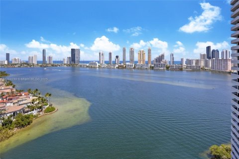 Condo in Aventura, Florida, 3 bedrooms  № 1861179 - photo 2