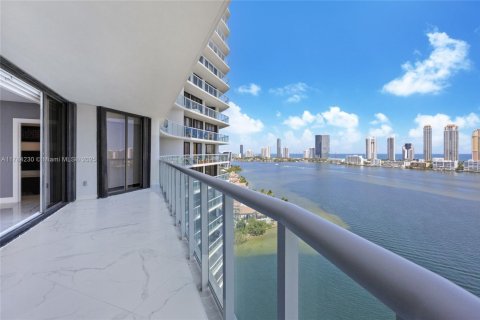 Condo in Aventura, Florida, 3 bedrooms  № 1861179 - photo 16