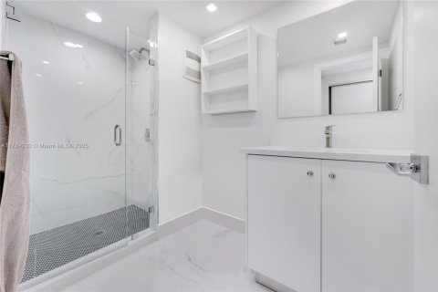 Condo in Aventura, Florida, 3 bedrooms  № 1861179 - photo 15