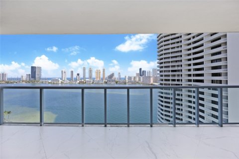 Condo in Aventura, Florida, 3 bedrooms  № 1861179 - photo 9