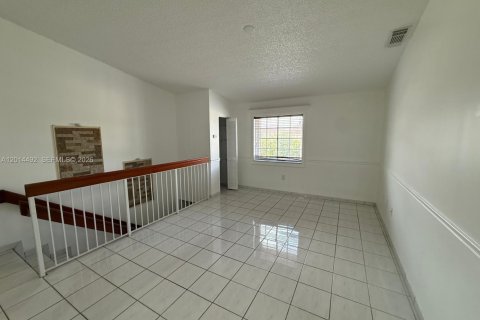 Condominio en alquiler en Hialeah, Florida, 2 dormitorios, 89.19 m2 № 2171265 - foto 6